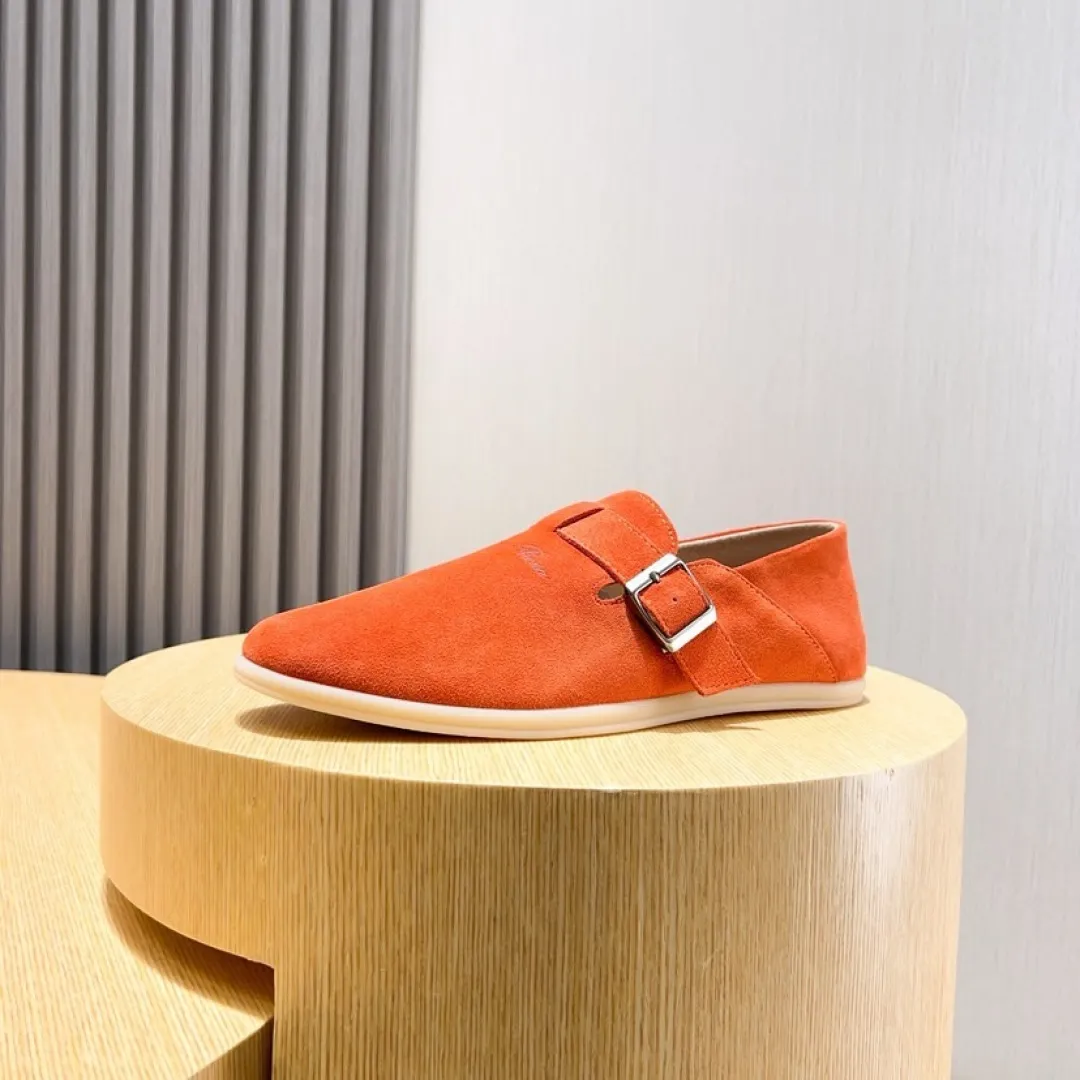 Factory price 420💰[loro piana] 2025 new moccasins, popular casual sneakers for street men. The shoes are made of first-layer suede leather uppers with rubber soles. They are classic. The complex craftsmanship and meticulous structure make the shoes light and soft, allowing you to walk comfortably and freely. Perfect for summer wear. Yardage: 38-45.